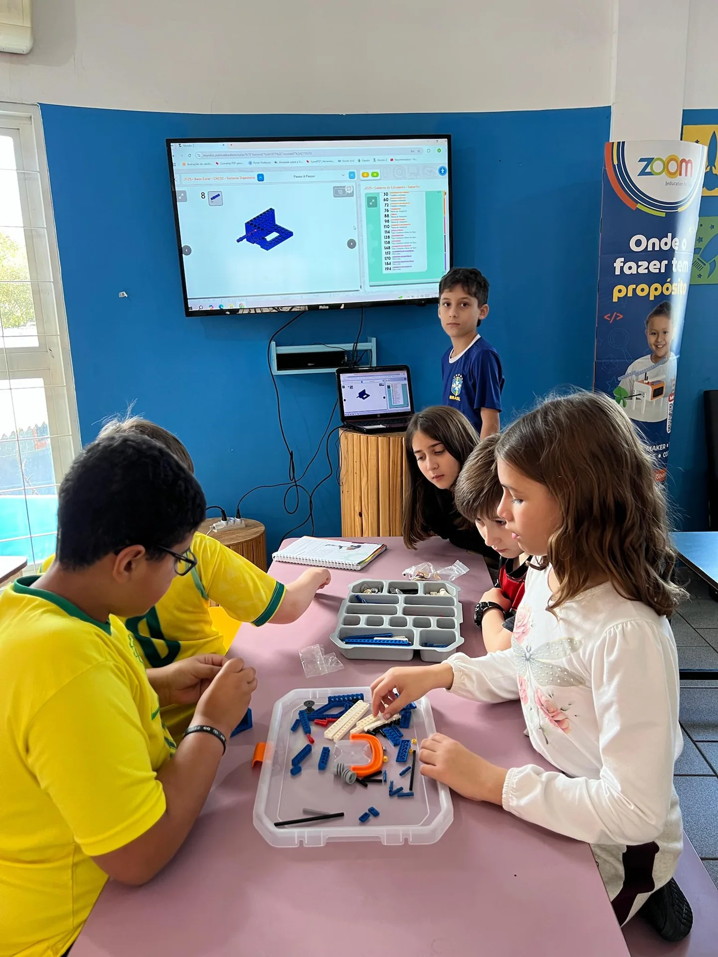 Atividade pedagógica com tecnologia