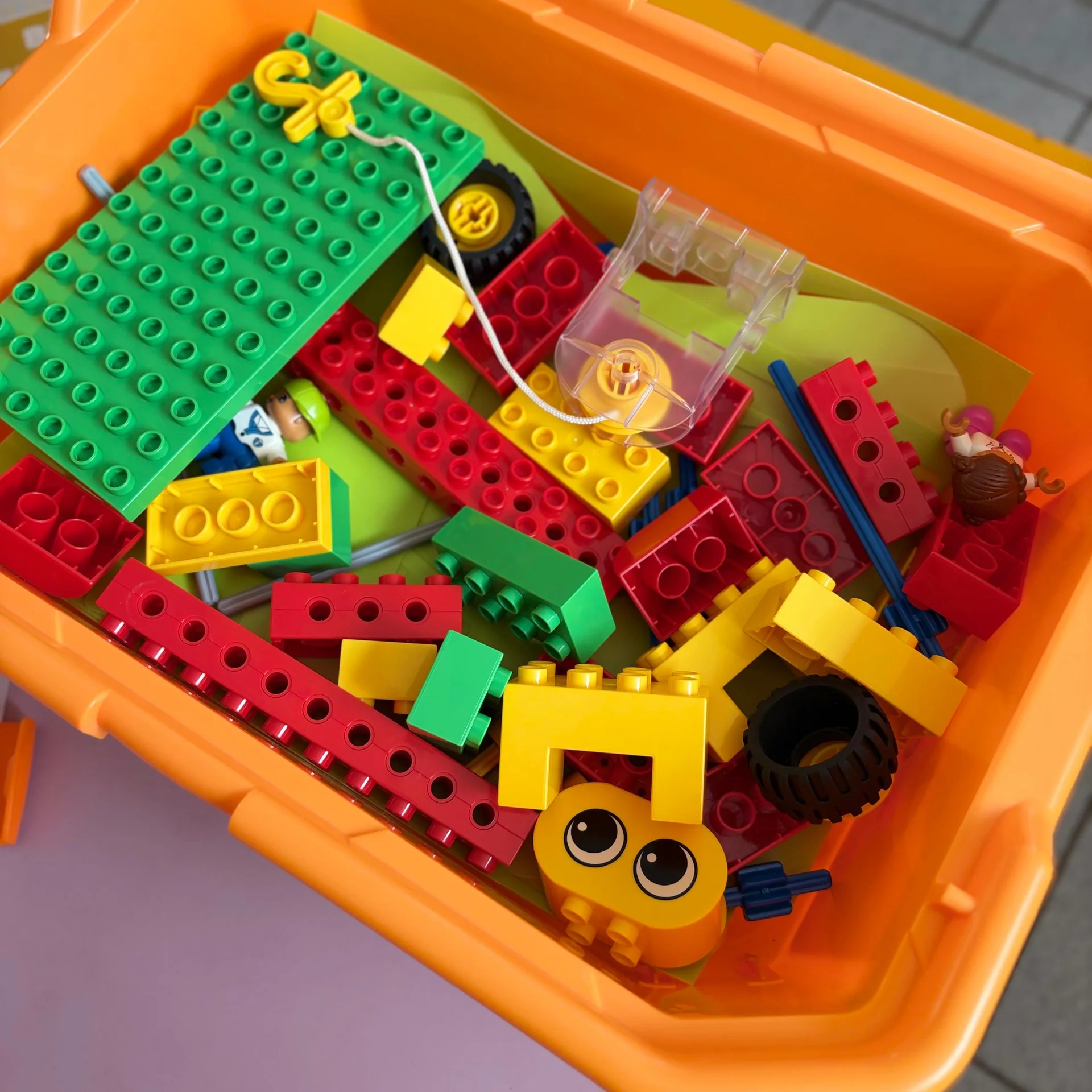 Materiais de robótica e construção