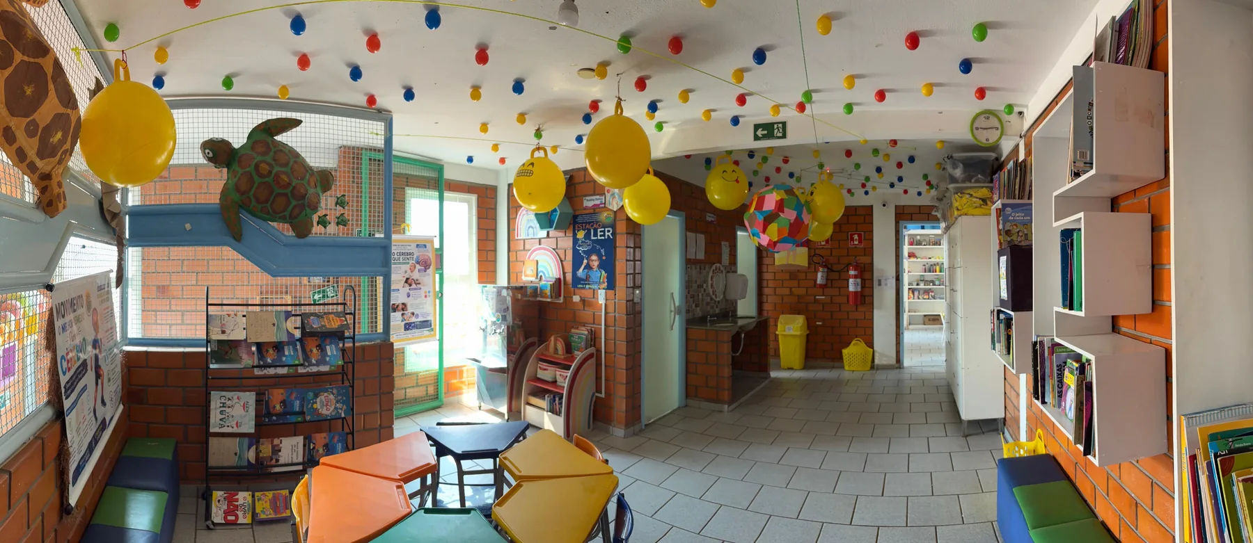 Estações temáticas da escola